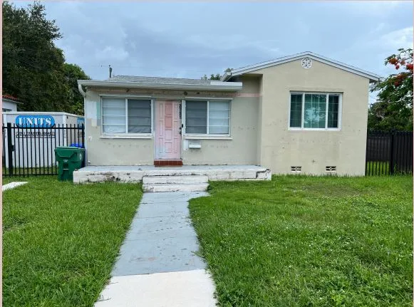 Cutler Bay Residence — existing house before renovation